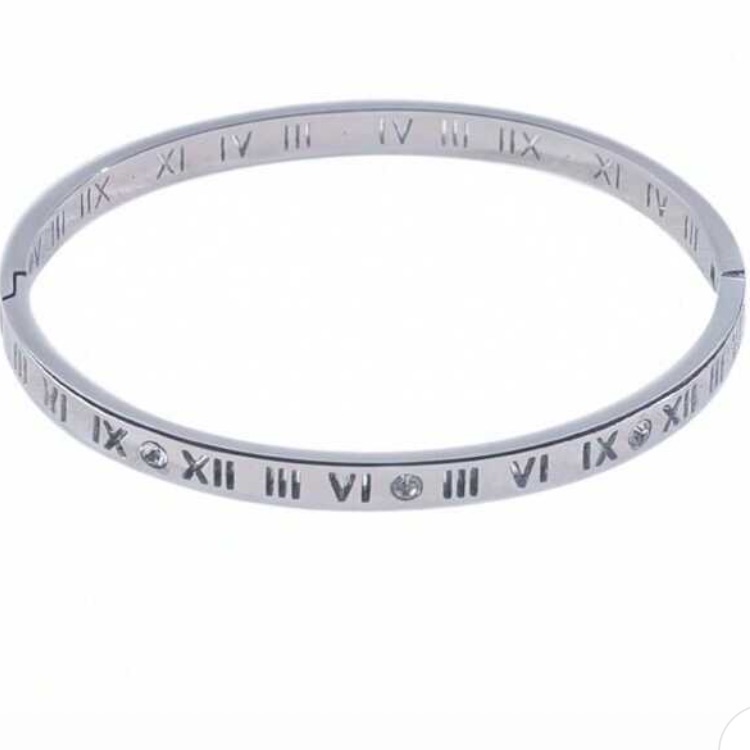 Bracelet 18k Gold Plated In Silver Roman Numeral Bangle Bracelet Nwt Bracelet 18k Gold Plated In Silver Roman Numeral Bangle Bracelet Nwt